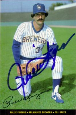 Rollie Fingers autographed Milwaukee Brewers 1983 Topps Foldouts photo
