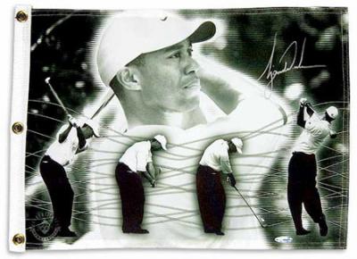Tiger Woods autographed photo golf pin flag (UDA)