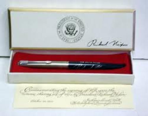 Memorabilia; This pen was used by President Richard M. Nixon October 20, 1972