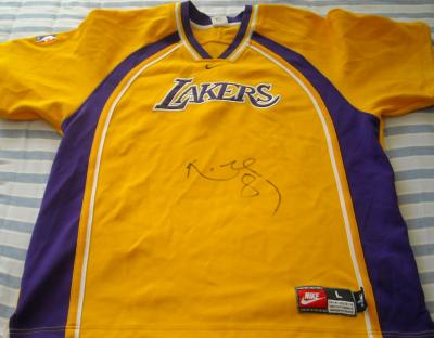 Kobe Bryant autographed Los Angeles Lakers Nike warmup jersey or shooting shirt