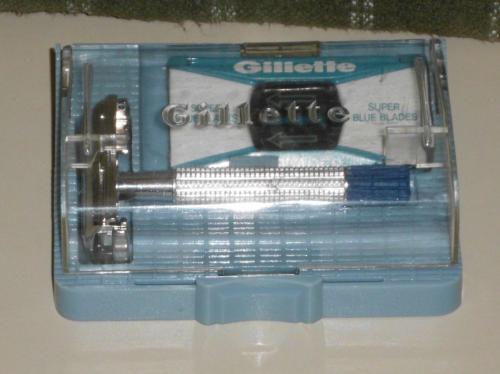 1957 MINT Gillette Blue Tip Safety Razor w Orig Box