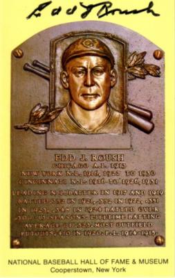 Edd Roush (Reds) autographed Baseball Hall of Fame plaque postcard