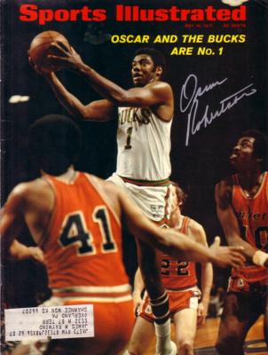 Oscar Robertson autographed Milwaukee Bucks 1971 Sports Illustrated