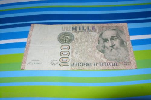 Italy 1990-1,000 lire-1982/3