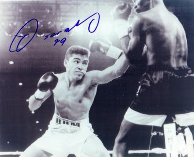 Oscar De La Hoya autographed 8x10 vintage boxing photo dated 99