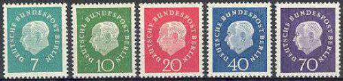 This is a scan from our catalogue Definitives 5v