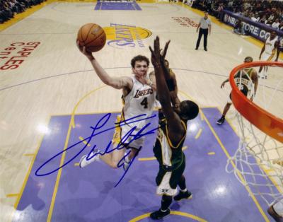 Luke Walton autographed Los Angeles Lakers 8x10 photo