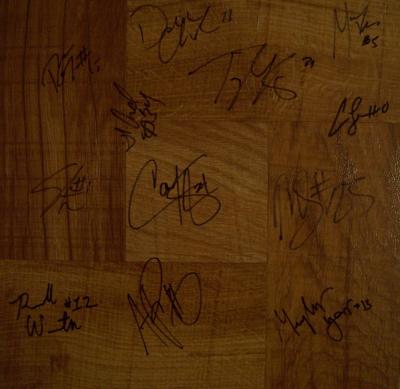 2009-10 Villanova Wildcats team autographed floor (Scottie Reynolds)