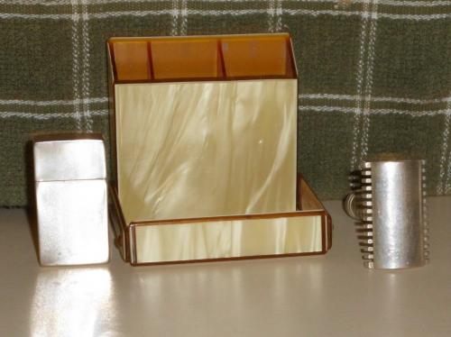 1921 Milady Decolletee natural pearl tints case RICHARDS RAZORS;  MAKE ME AN OFFER I CAN'T REFUSE!  