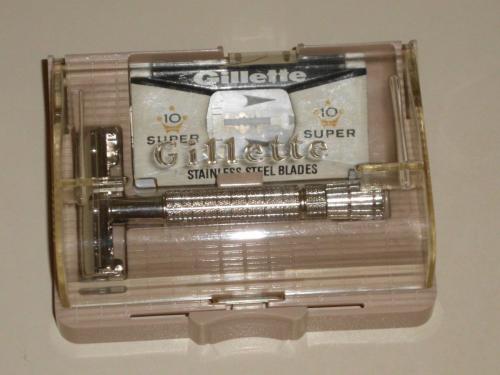 1956 GILLETTE FLAIR TIP w BLADES AND BOX