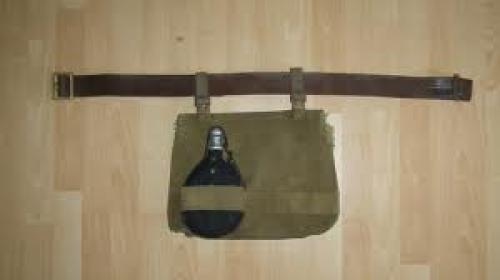 Militaria; Mills 30 breadbag/backpack, this was used by machine gunners and cyclists: