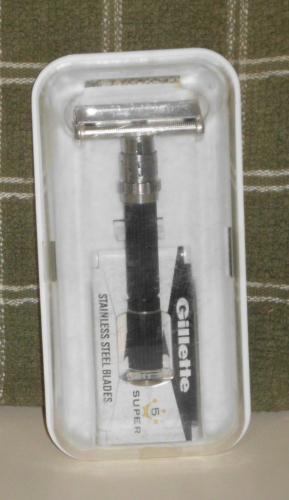 1969 Gillette Adjustable "BLACK BEAUTY" w Box and Blades