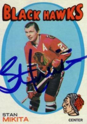 Stan Mikita autographed Chicago Blackhawks 1971-72 Topps card