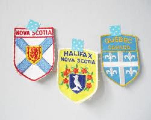 Patches; Canada vintage souvenir patch collection - colorful fabric patches