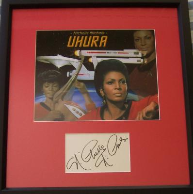 Nichelle Nichols autograph framed with Star Trek 8x10 Uhura photo