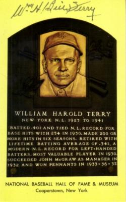 Bill Terry (Giants) autographed Baseball Hall of Fame plaque postcard